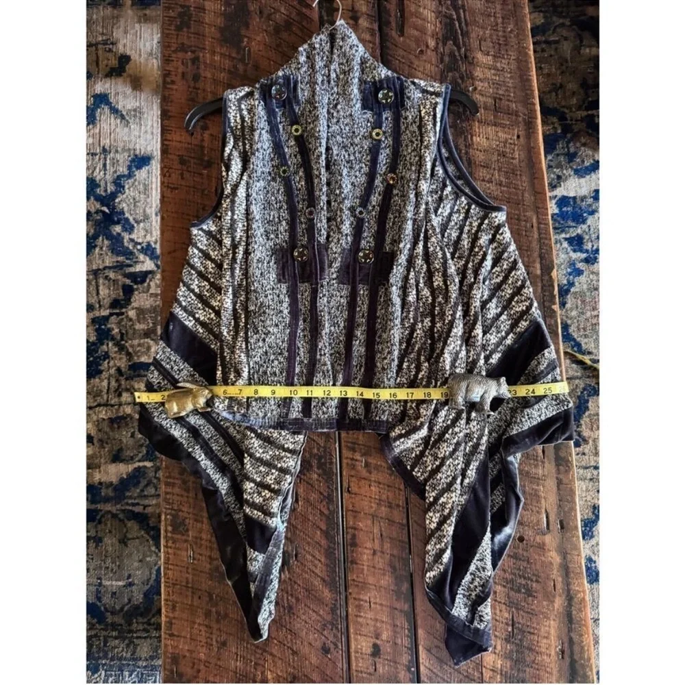 Anis A boho sleeveless knit cardigan size medium